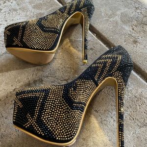High heels from Alba